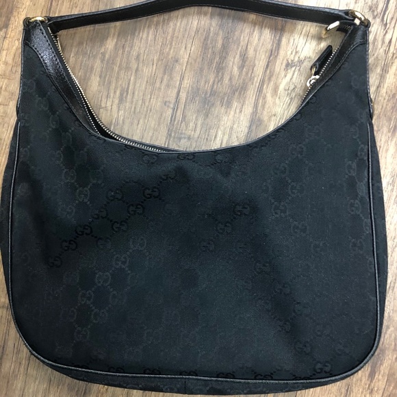 Gucci Handbags - Gucci Shoulderbag